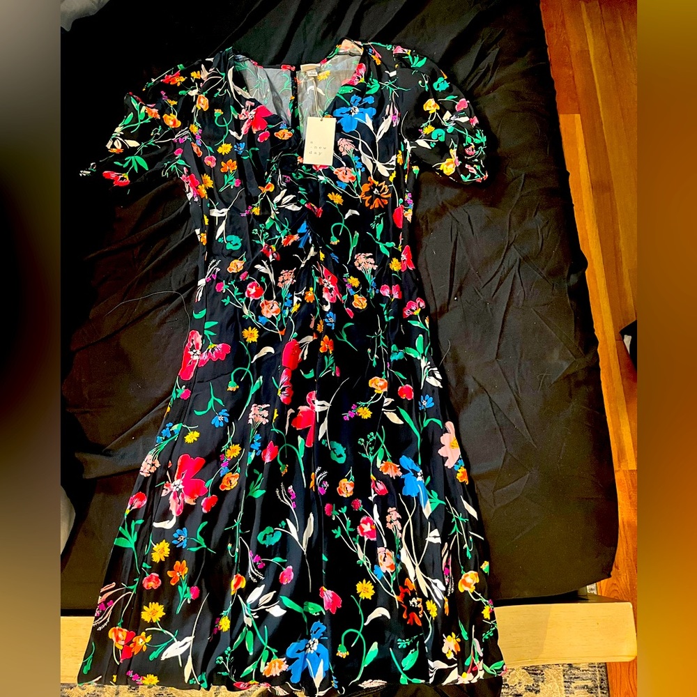 Size small. Never worn. Tags on